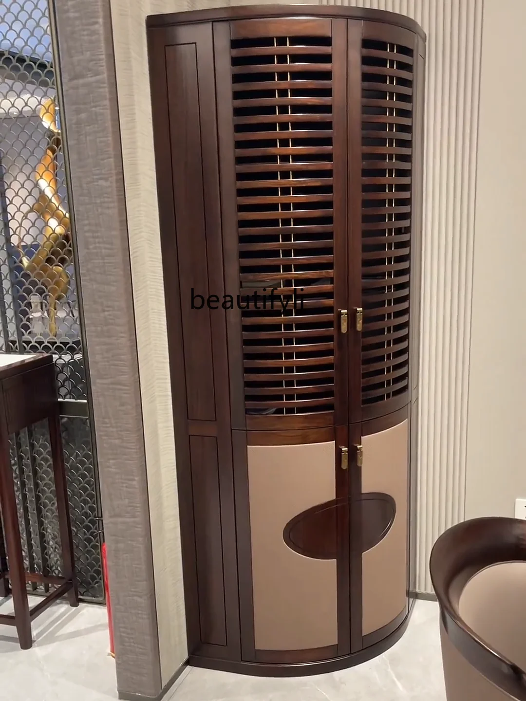New Chinese ebony solid wood corner cabinet modern light luxury curved wine cabinet living room wall locker
New Chinese ebony solid wood corner cabinet modern light luxury curved wine cabinet living room wall locker