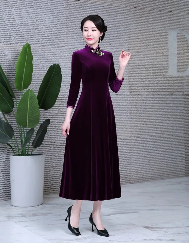Chinese Style Retro Calssic Qipao Dress Mandarin Collar Long Cheongsam Autumn Winter Velour Women Plus Size Evening Party Dress
Chinese Style Retro Calssic Qipao Dress Mandarin Collar Long Cheongsam Autumn Winter Velour Women Plus Size Evening Party Dress