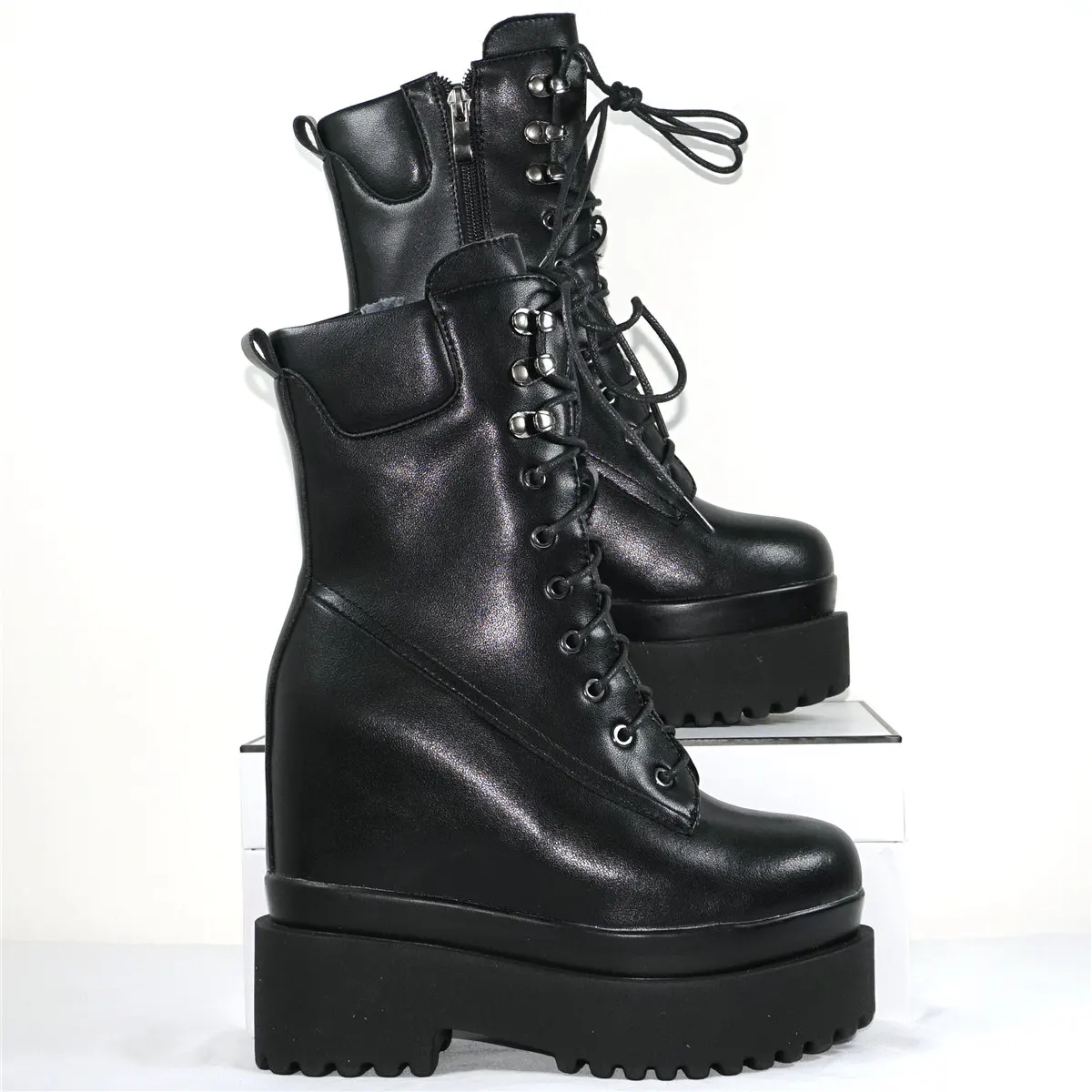 Snow Boots Women Lace Up Genuine Leather High Heel Platform Pumps Female High Top Winter Round Toe Fashion Sneakers Casual Shoes
Snow Boots Women Lace Up Genuine Leather High Heel Platform Pumps Female High Top Winter Round Toe Fashion Sneakers Casual Shoes