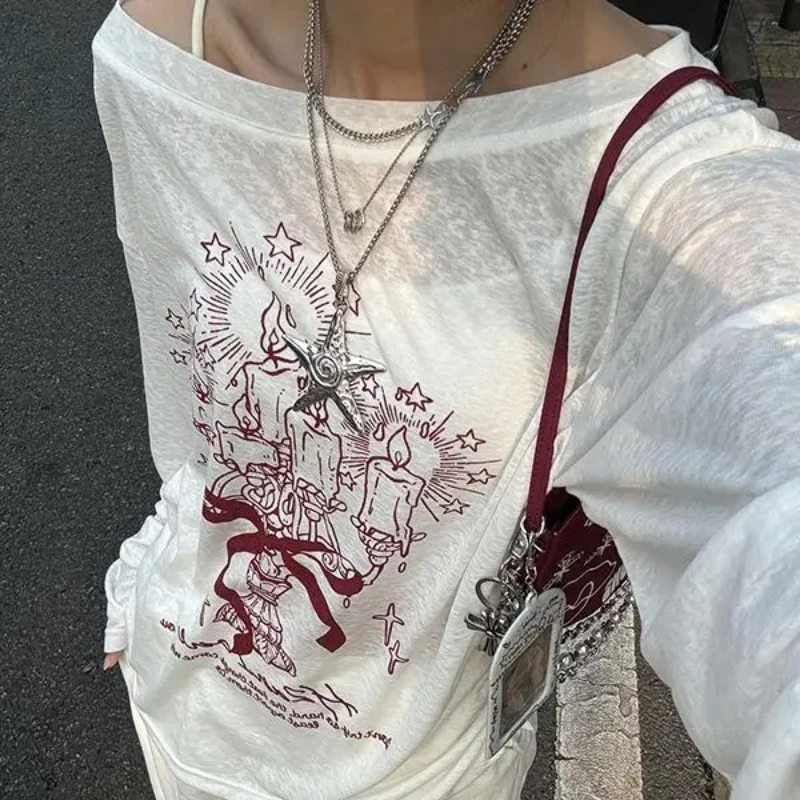 Graffiti Sloping Shoulder Long Sleeved T-shirt White Sunscreen Hoodie Women 2025 New Summer Thin Fashion Lazy Loose Top
Graffiti Sloping Shoulder Long Sleeved T-shirt White Sunscreen Hoodie Women 2025 New Summer Thin Fashion Lazy Loose Top
