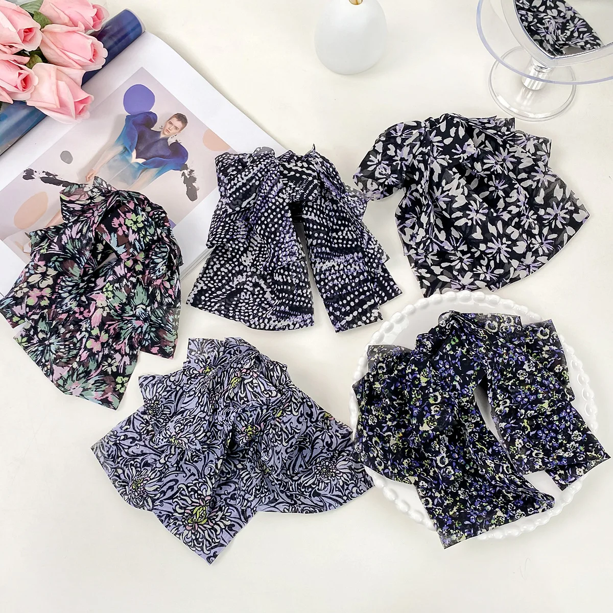 French retro floral grab clip temperament elegant big bow hairpin women's high sense back head hair grab ponytail clip
French retro floral grab clip temperament elegant big bow hairpin women's high sense back head hair grab ponytail clip