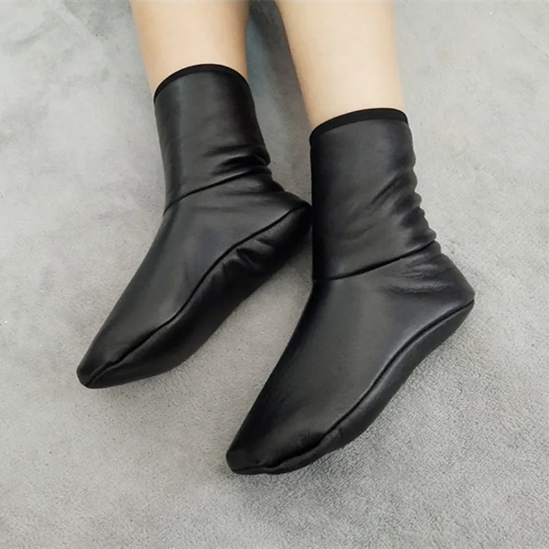 PU Leather Thermal Foot Shoes Winter Room Socks Keep Warm Center Adult Baby Room Inner Velvet Thick Mid-Calf Winter Stocking
PU Leather Thermal Foot Shoes Winter Room Socks Keep Warm Center Adult Baby Room Inner Velvet Thick Mid-Calf Winter Stocking