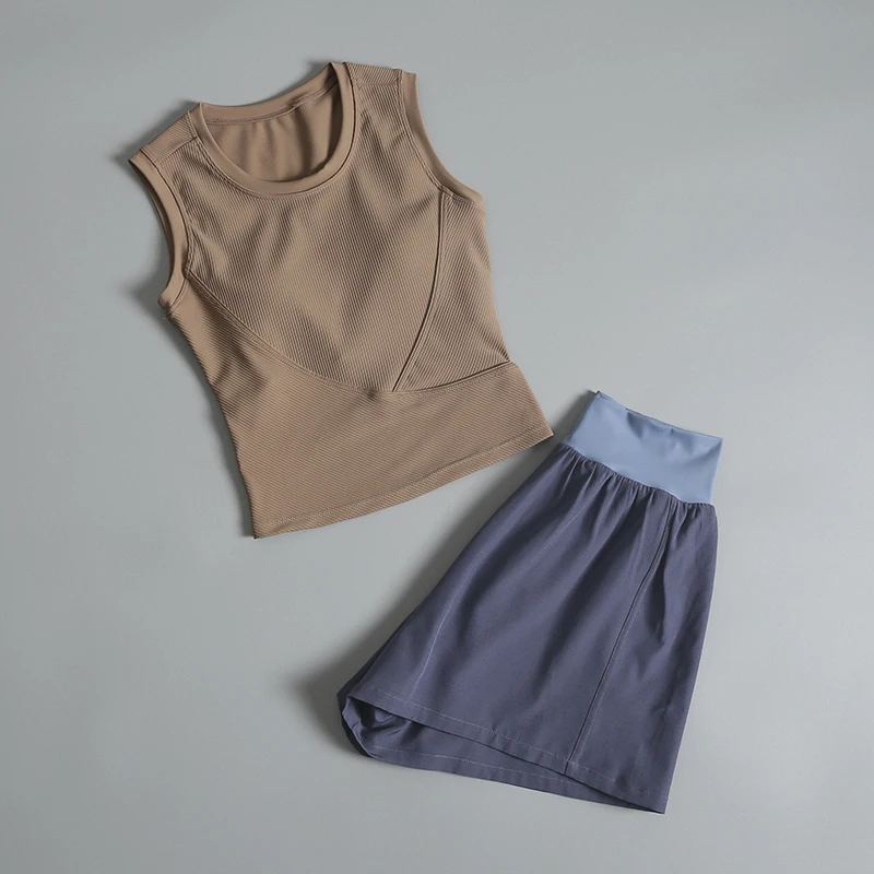 Yoga suit summer 2025 new style with chest pads fashionable professional fitness vest high-end running sports suit for women
Yoga suit summer 2025 new style with chest pads fashionable professional fitness vest high-end running sports suit for women