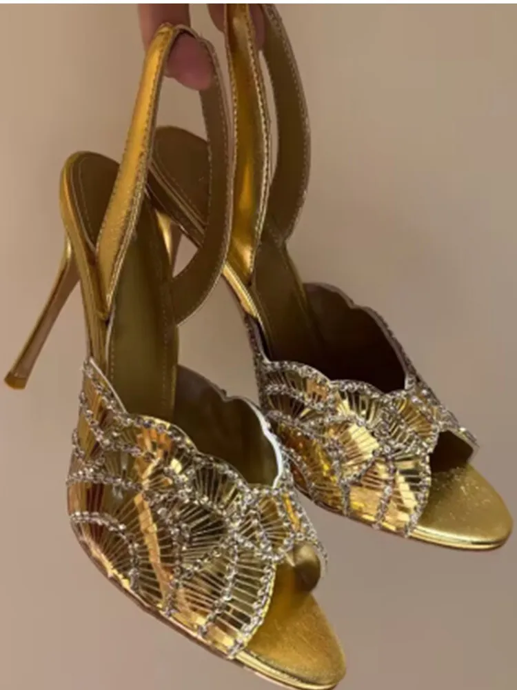 Новые женские летние босоножки на высоком каблуке с блестками, круглым носком и открытыми зубцами для модных показа, вечеринок и свадеб
Новые женские летние босоножки на высоком каблуке с блестками, круглым носком и открытыми зубцами для модных показа, вечеринок и свадеб