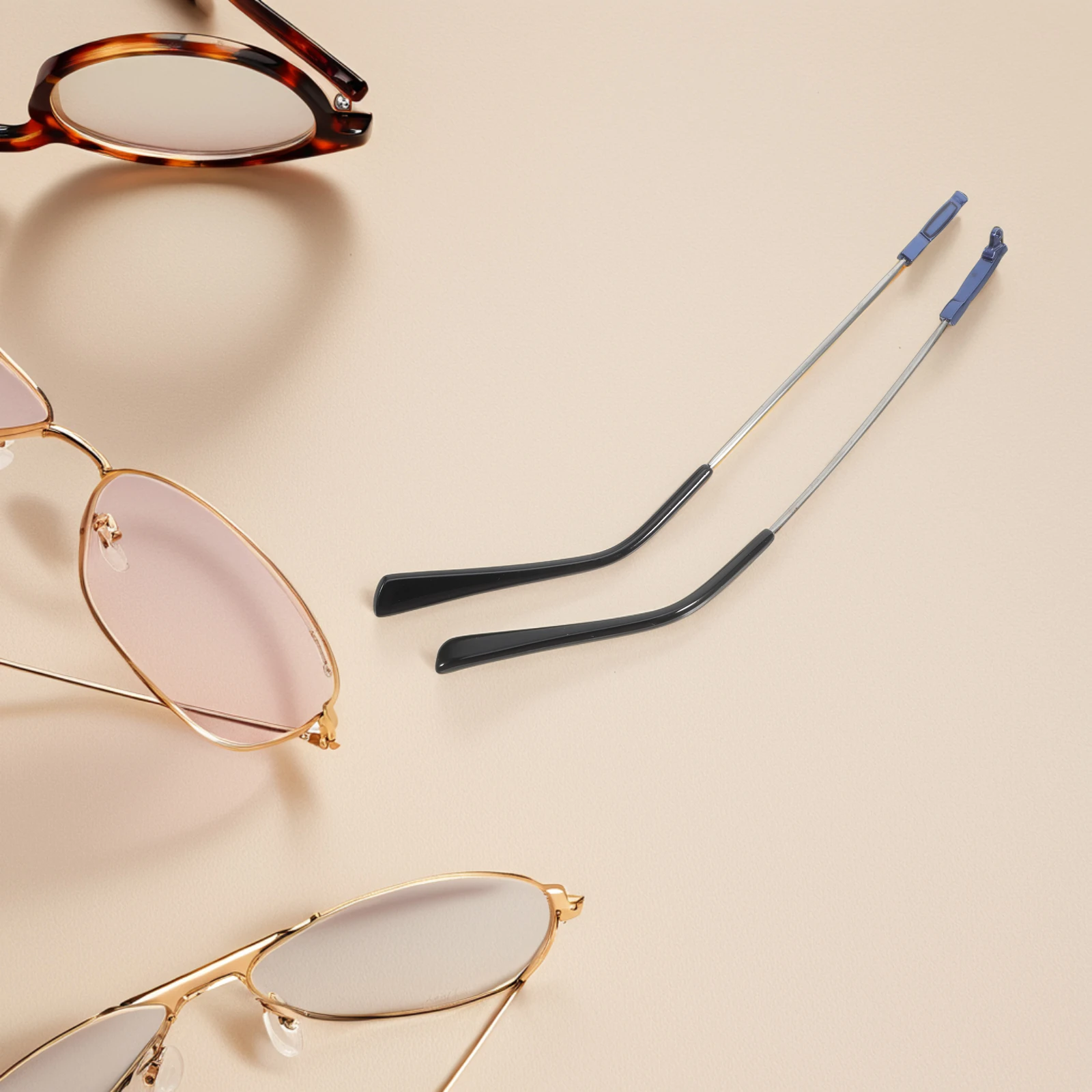 1 Pair Universal Metal Eyeglass Arm Durable Glasses Anti Slip Stylish Electroplated Replacement Temple Eyeglasses Sunglasses
1 Pair Universal Metal Eyeglass Arm Durable Glasses Anti Slip Stylish Electroplated Replacement Temple Eyeglasses Sunglasses