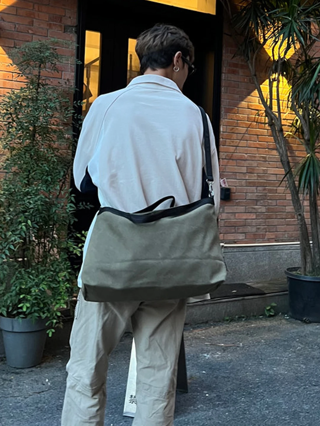 Loose Canvas Backpack Crossbody Single Shoulder Bag for Men And Women Korean Style Casual Leisure Handbag Tote Bag
Loose Canvas Backpack Crossbody Single Shoulder Bag for Men And Women Korean Style Casual Leisure Handbag Tote Bag