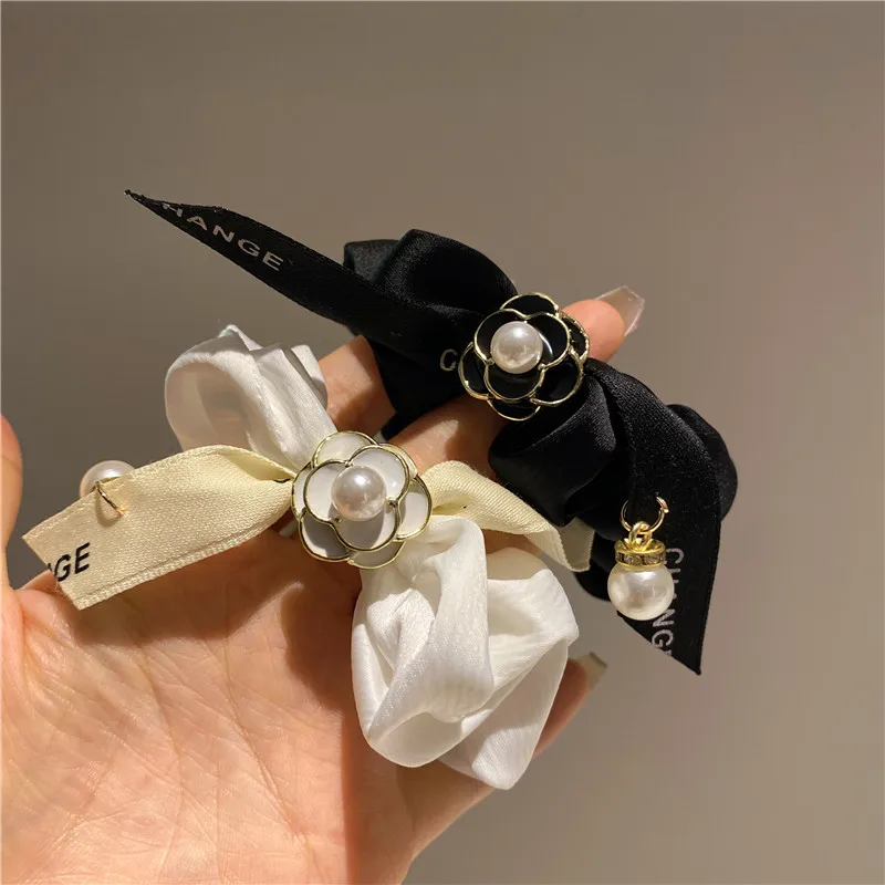 High-end Elegant Camellia Flower Hair Tie Pearl Crystal Hairbands Ponytail Holder Hair Rope Elastics Korean Hair Accessories
High-end Elegant Camellia Flower Hair Tie Pearl Crystal Hairbands Ponytail Holder Hair Rope Elastics Korean Hair Accessories