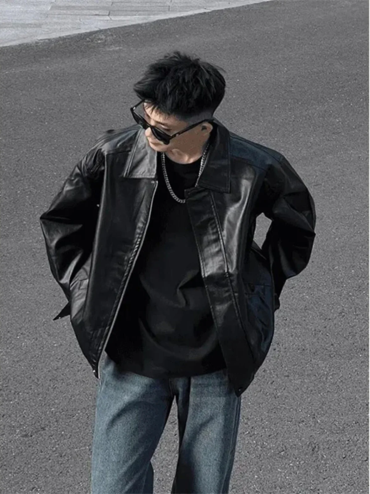 Black PU Leather Jacket Men's Autumn Winter Fashionable Short Baseball Motorcycle Style Casual Loose Fit Zipper Closure Coat
Black PU Leather Jacket Men's Autumn Winter Fashionable Short Baseball Motorcycle Style Casual Loose Fit Zipper Closure Coat