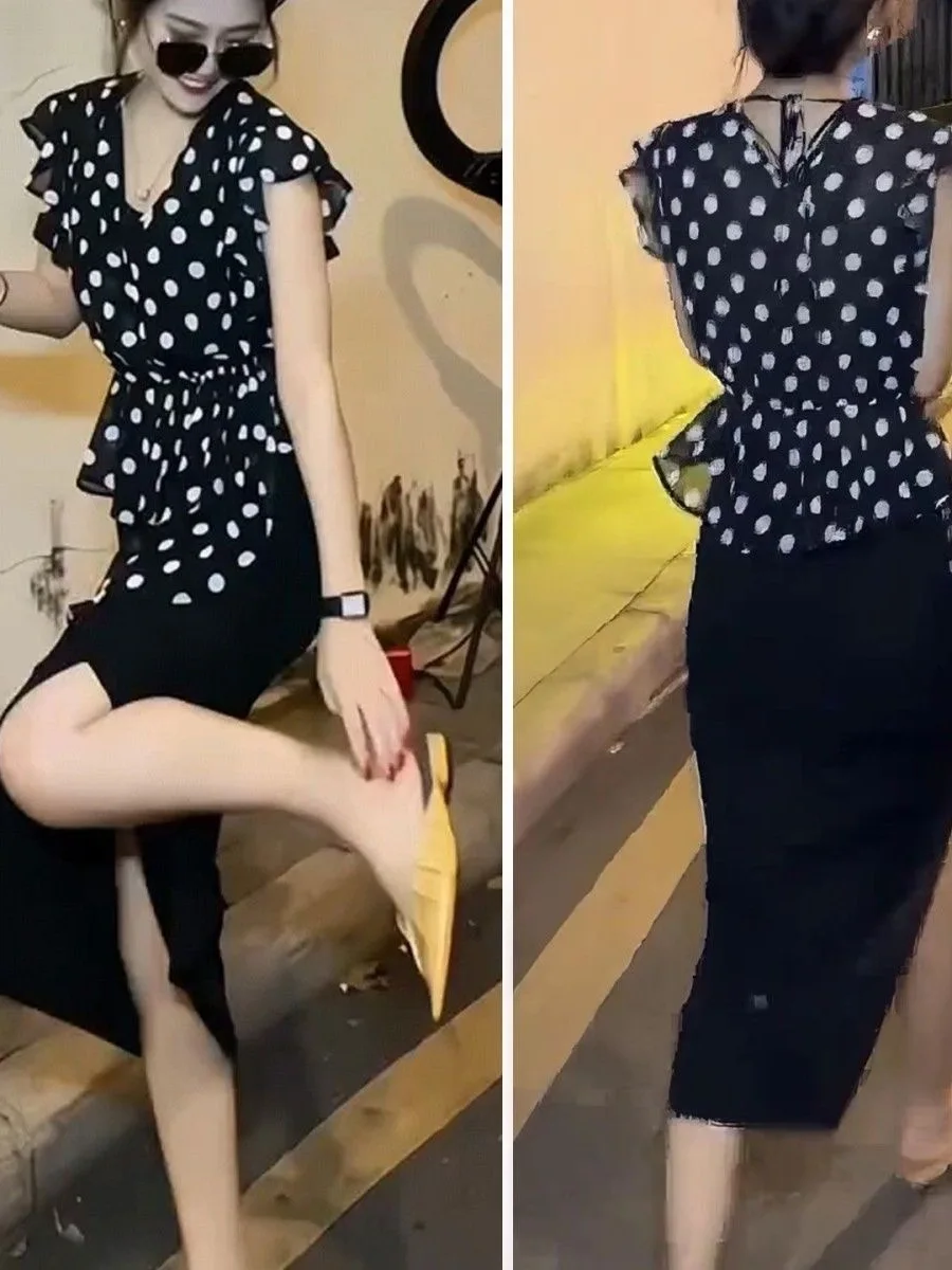 Hebe Black Polka Dot Sleeveless Belted Shirt Slimming Top Summer New Arrival Commute Style V-Neck Short Sleeve Women's Blouse
Hebe Black Polka Dot Sleeveless Belted Shirt Slimming Top Summer New Arrival Commute Style V-Neck Short Sleeve Women's Blouse