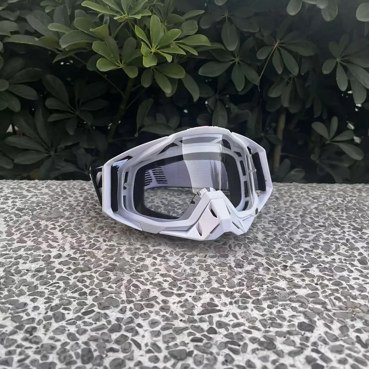 100 Motorcycle off-road goggles, bicycle glasses, helmet goggles, bicycle goggles, men's and women's glasses
100 Motorcycle off-road goggles, bicycle glasses, helmet goggles, bicycle goggles, men's and women's glasses