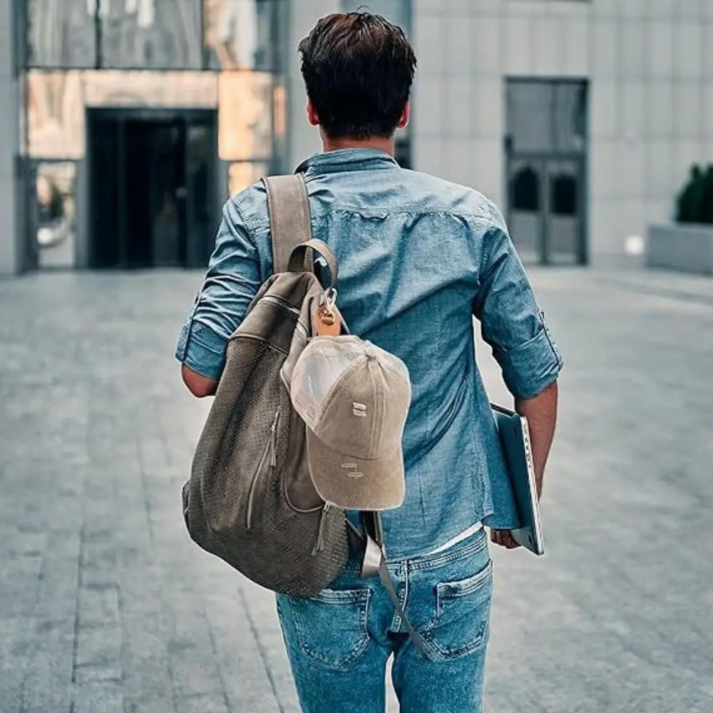 Портативный зажим для бейсбольной кепки из искусственной кожи для гольфа, однотонные зажимы на сумке, дорожный зажим для шляпы, ремень для шляпы, кошелек, пряжка, держатель для шляпы, рюкзак
Портативный зажим для бейсбольной кепки из искусственной кожи для гольфа, однотонные зажимы на сумке, дорожный зажим для шляпы, ремень для шляпы, кошелек, пряжка, держатель для шляпы, рюкзак