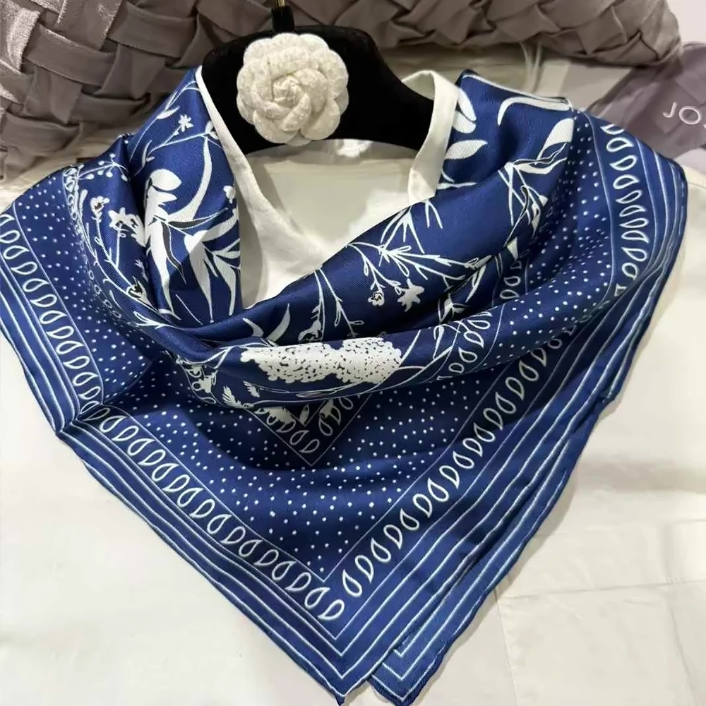 Blue Retro Square Silk Scarf Hijia Women Men Floral Design Neckerchief 100% Mulberry Silk Twill Scarves Neck Scarfs 65cm*65cm
Blue Retro Square Silk Scarf Hijia Women Men Floral Design Neckerchief 100% Mulberry Silk Twill Scarves Neck Scarfs 65cm*65cm
