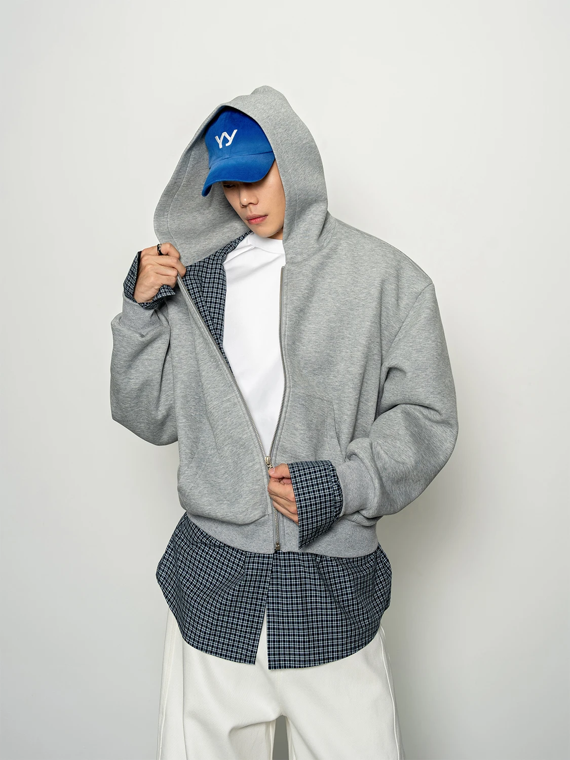 Мужская толстовка-худи на молнии в стиле ретро, плотная, с цветными вставками и клетчатым узором, свободного кроя, двухсторонняя, с эффектом многослойности, верхняя одежда
Мужская толстовка-худи на молнии в стиле ретро, плотная, с цветными вставками и клетчатым узором, свободного кроя, двухсторонняя, с эффектом многослойности, верхняя одежда