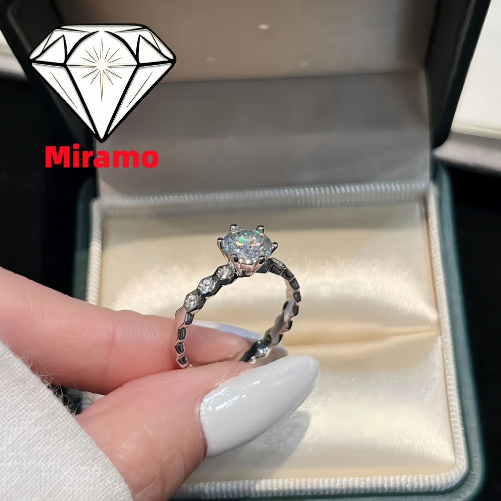 1Ct Round Cut Moissanite Engagement Ring Halo Band Honeycomb Band Wedding Rings Women's S925 Sterling Silver with Certificate
1Ct Round Cut Moissanite Engagement Ring Halo Band Honeycomb Band Wedding Rings Women's S925 Sterling Silver with Certificate