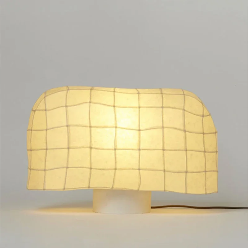 wind retro creative silk desk lamp, retro next to sofa in the living room, bedroom and study
wind retro creative silk desk lamp, retro next to sofa in the living room, bedroom and study