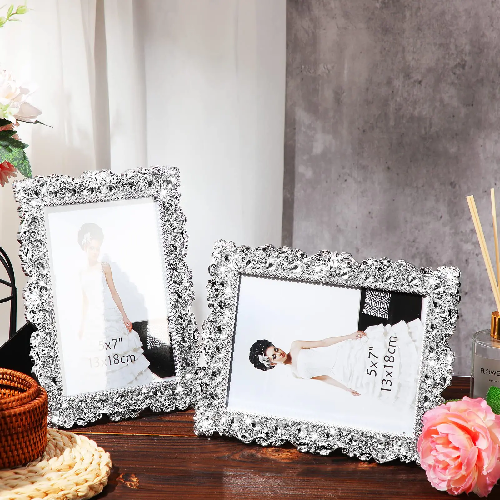 2 Pack Silver Diamond Decorative Photo Frames for Desktop Display Photo Frames are Mother's Day Valentine's Day Wedding Gifts
2 Pack Silver Diamond Decorative Photo Frames for Desktop Display Photo Frames are Mother's Day Valentine's Day Wedding Gifts