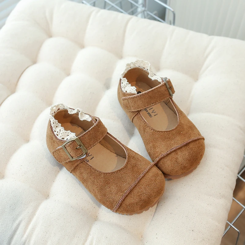 Весенняя новая кожаная обувь для девочек, милая шикарная кружевная детская повседневная обувь, модные мокасины в стиле ретро, универсальная детская обувь принцессы в стиле Лолиты
Весенняя новая кожаная обувь для девочек, милая шикарная кружевная детская повседневная обувь, модные мокасины в стиле ретро, универсальная детская обувь принцессы в стиле Лолиты