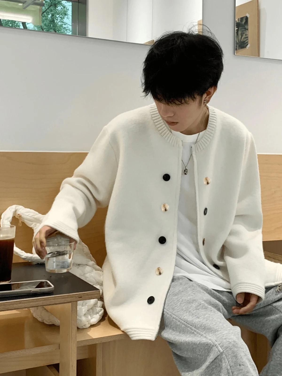 White Zipper Sweater Cardigan Men's Autumn Winter Korean Sle Lazy High End Cleanfit Couple Knitted Outerwear
White Zipper Sweater Cardigan Men's Autumn Winter Korean Sle Lazy High End Cleanfit Couple Knitted Outerwear