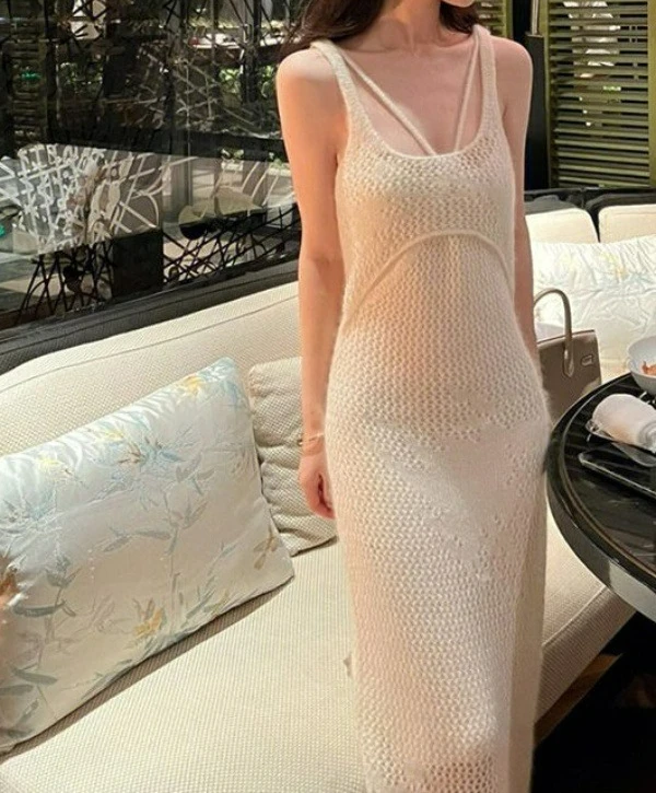 Sexy and Gentle Hollow Knitted Dress 2025 New High-end Temperament Slim Fit and Slimming Camisole Long Dress
Sexy and Gentle Hollow Knitted Dress 2025 New High-end Temperament Slim Fit and Slimming Camisole Long Dress