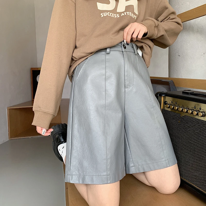 Autumn Winter PU Leather Women's Shorts Grey High Waist Buttons Elegant Korean Casual Loose Wide Leg Half Pants Female 2024 New
Autumn Winter PU Leather Women's Shorts Grey High Waist Buttons Elegant Korean Casual Loose Wide Leg Half Pants Female 2024 New
