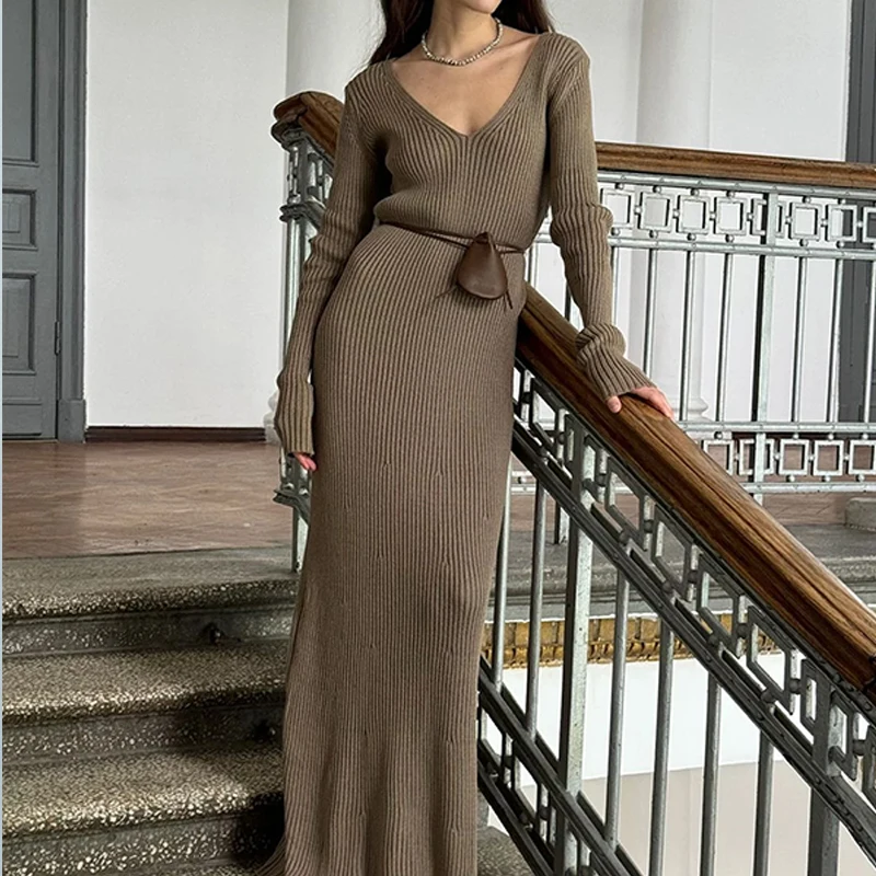 OMSJ Solid Long Sleeved Knit Maxi Dress 2025 Fall Winter Basic Style Casual Sexy V-neck Slim Fit Wrapped Hip Vestidos Streetwear
OMSJ Solid Long Sleeved Knit Maxi Dress 2025 Fall Winter Basic Style Casual Sexy V-neck Slim Fit Wrapped Hip Vestidos Streetwear
