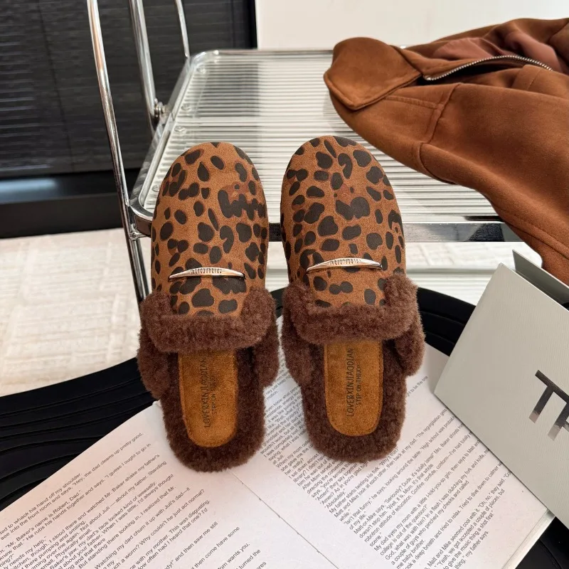 Winter Women Plush Slippers Suede Fuzzy Soft Fluffy Collar Lining Cotton Boots Woman Indoor Warm Furry Fur House Flat Shoes
Winter Women Plush Slippers Suede Fuzzy Soft Fluffy Collar Lining Cotton Boots Woman Indoor Warm Furry Fur House Flat Shoes