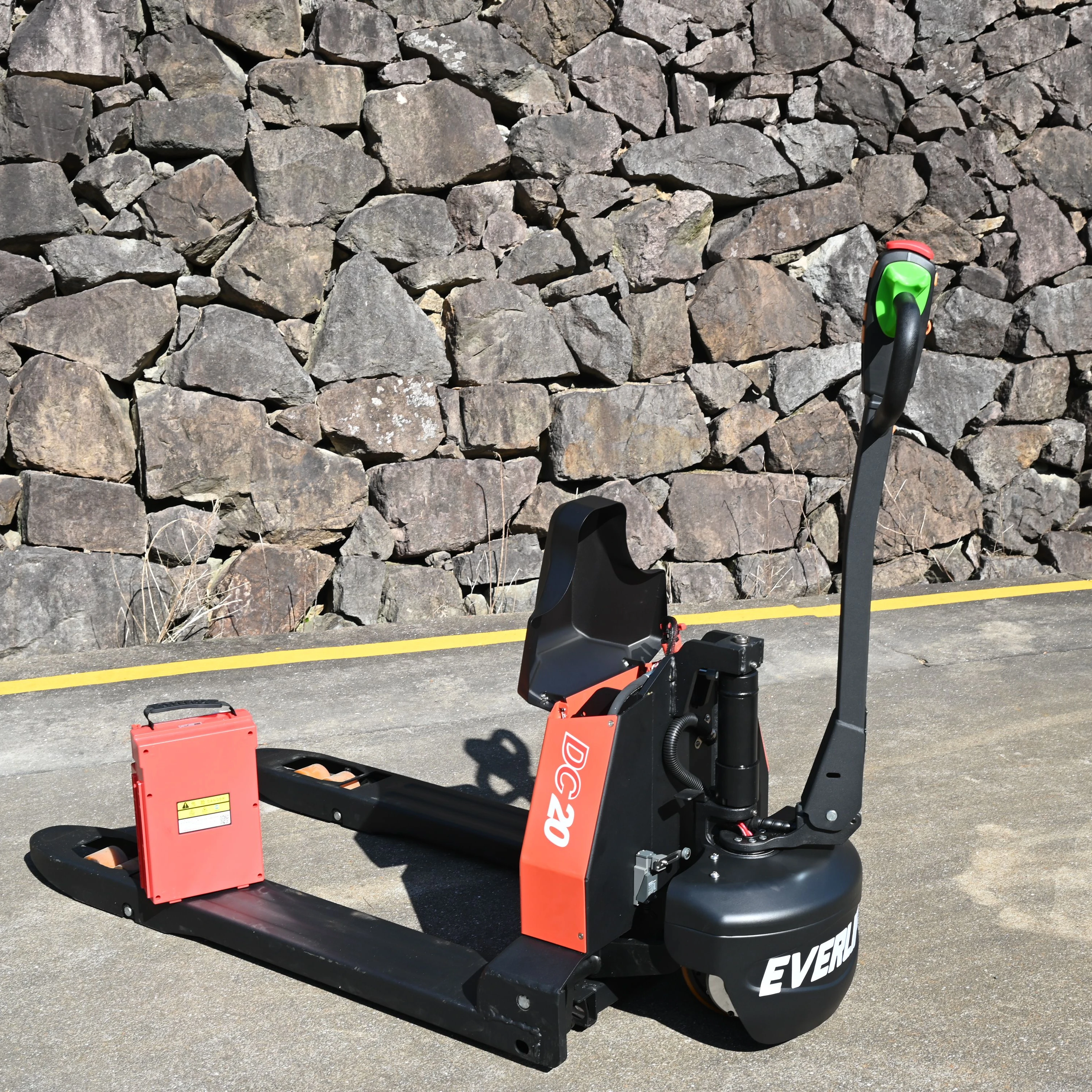HELI Factory Price 1.5 Ton Pallet Jack For Small Business Use Power Pallet Truck With Lithium-Ion Battery HELI Forklift
HELI Factory Price 1.5 Ton Pallet Jack For Small Business Use Power Pallet Truck With Lithium-Ion Battery HELI Forklift
