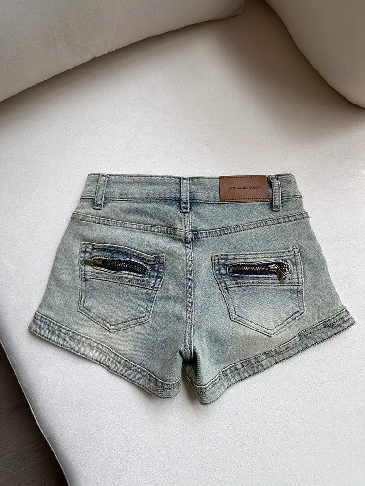 2025 Summer New Straight Wide Leg Shorts Y2k High Waist Bodycon All-match Jeans American Vintage Denim Shorts for Women
2025 Summer New Straight Wide Leg Shorts Y2k High Waist Bodycon All-match Jeans American Vintage Denim Shorts for Women