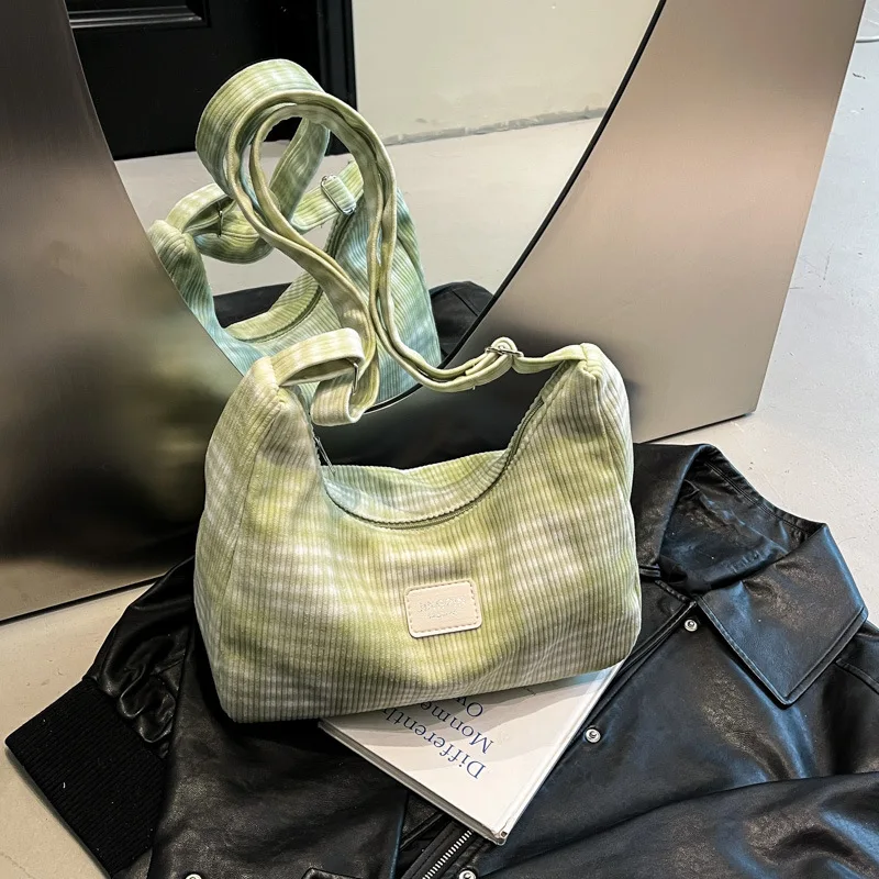 2025 Cute Plaid Crossbody Bag for Women Lightweight Japanese Style Shoulder Purse Casual Versatile Mini Bag Kawaii Girl Fashion
2025 Cute Plaid Crossbody Bag for Women Lightweight Japanese Style Shoulder Purse Casual Versatile Mini Bag Kawaii Girl Fashion