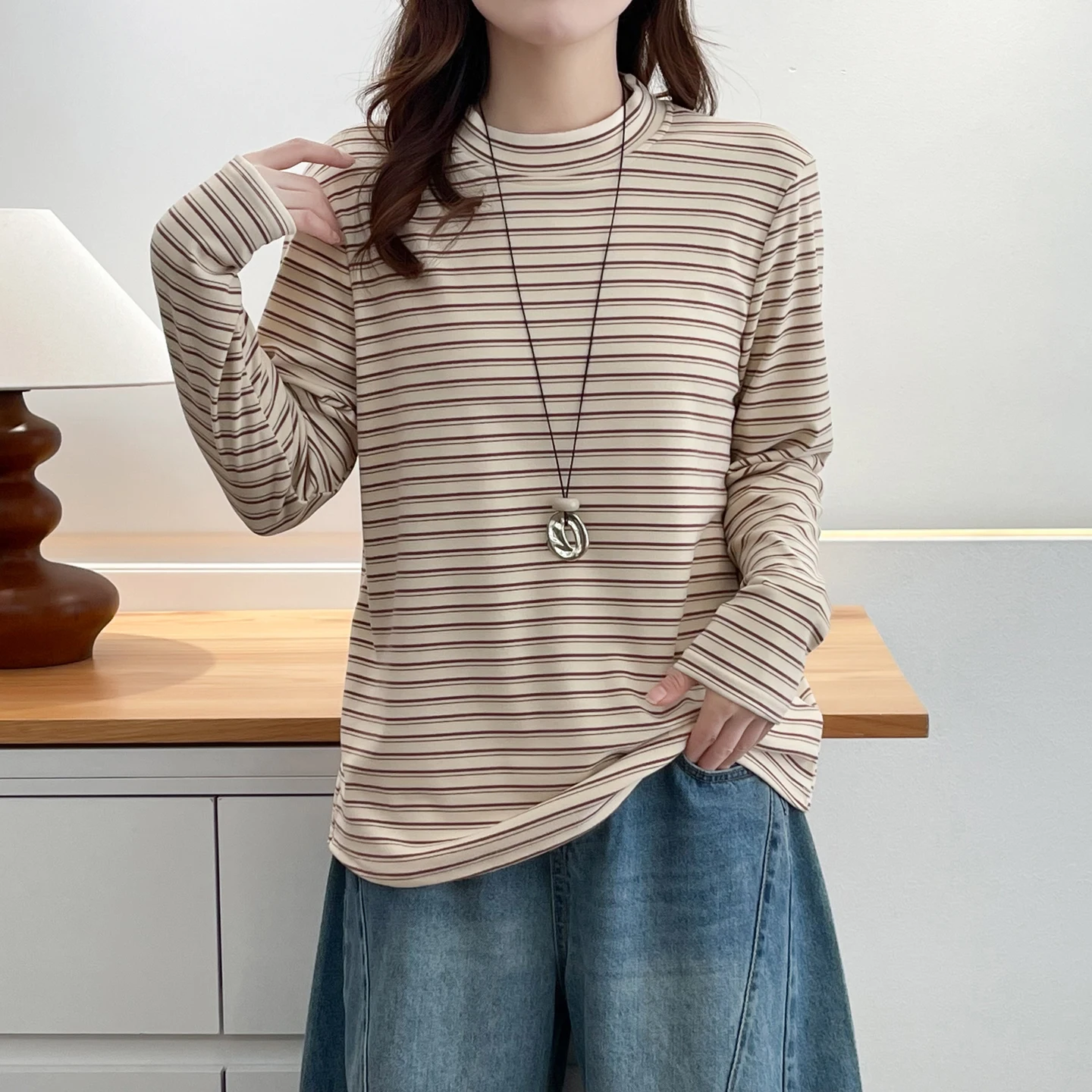 XXXXL модная женская футболка больших размеров, базовые и универсальные катионные топы в полоску осенью и зимой 2025 года
XXXXL модная женская футболка больших размеров, базовые и универсальные катионные топы в полоску осенью и зимой 2025 года