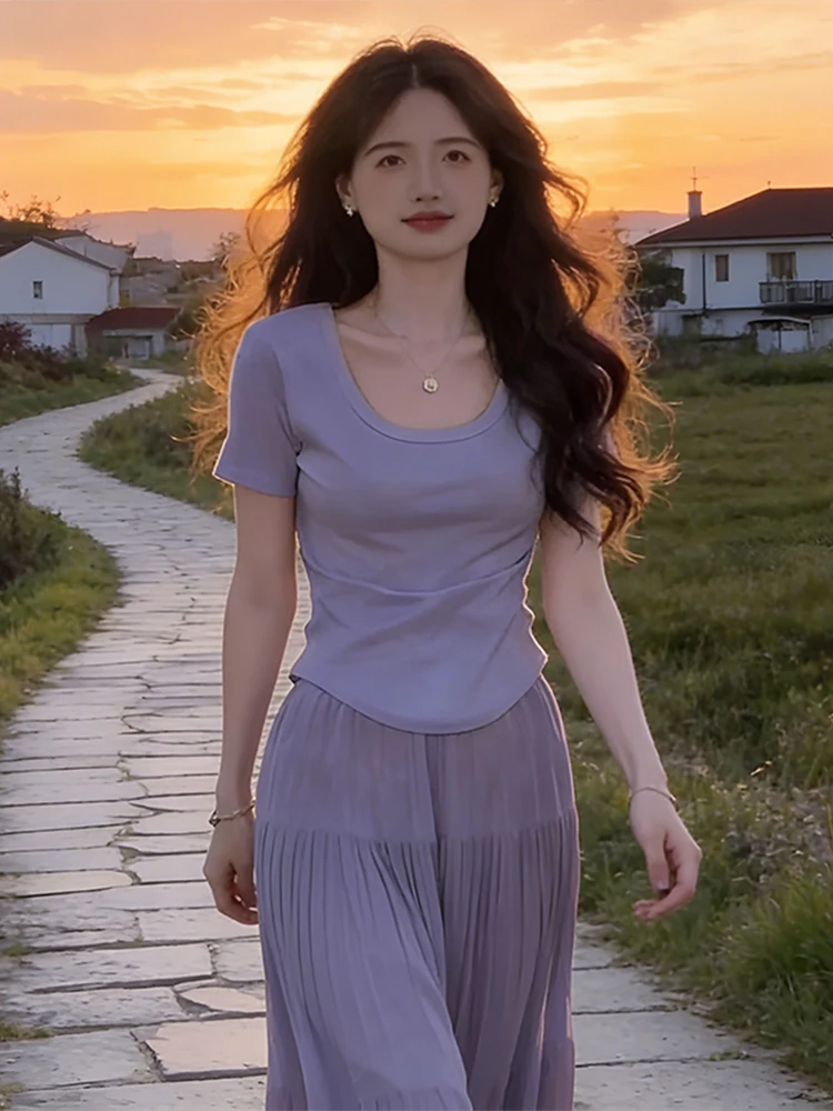 Elegant Purple Summer Fashion Set for Women Short Sleeve T-Shirt And Skirt Two-Piece Suite Age-Defying Shoulder-Line Tones
Elegant Purple Summer Fashion Set for Women Short Sleeve T-Shirt And Skirt Two-Piece Suite Age-Defying Shoulder-Line Tones