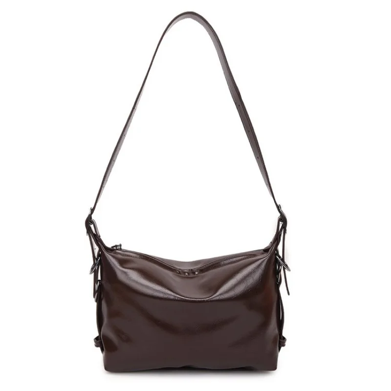 Уникальный минималистичный кожаный клатч в винтажном стиле с буквенным логотипом и модным пригородным применением
Уникальный минималистичный кожаный клатч в винтажном стиле с буквенным логотипом и модным пригородным применением