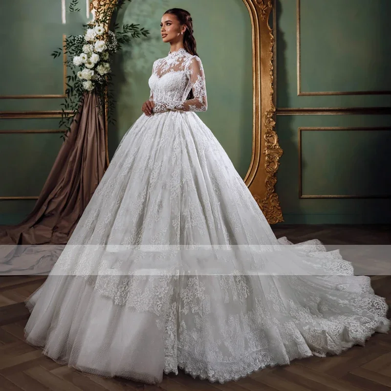 Customized Elegant High Neck Long Sleeve Ball Gown Wedding Dresses 2025 Appliques Lace Brush Train Bridal vestido de novia
Customized Elegant High Neck Long Sleeve Ball Gown Wedding Dresses 2025 Appliques Lace Brush Train Bridal vestido de novia