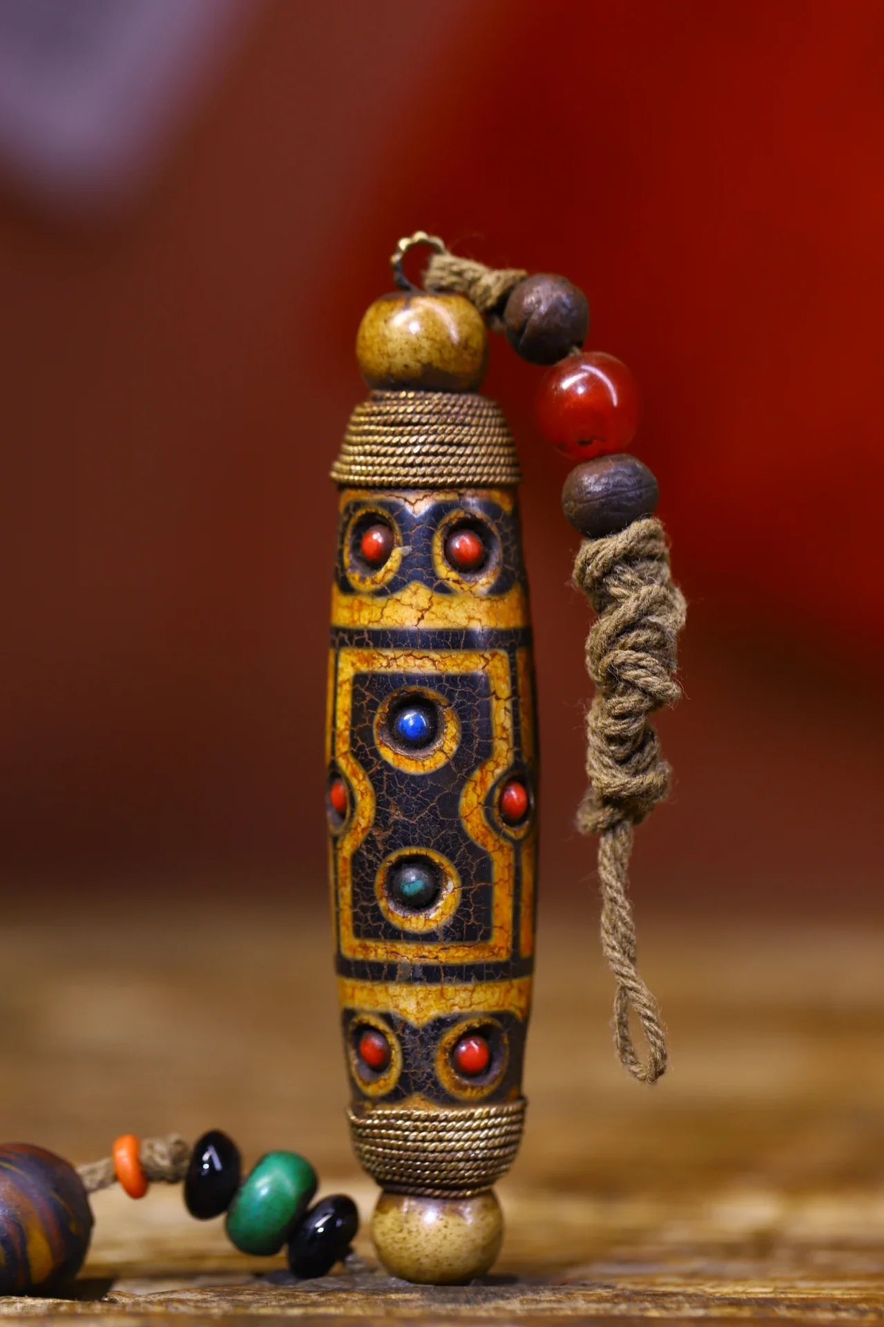 4"Tibetan Temple Collection Old Natural Agate Mosaic Gem gZi Beads Buddha Beads Pendant Amulet Dharma Town house Exorcism
4"Tibetan Temple Collection Old Natural Agate Mosaic Gem gZi Beads Buddha Beads Pendant Amulet Dharma Town house Exorcism