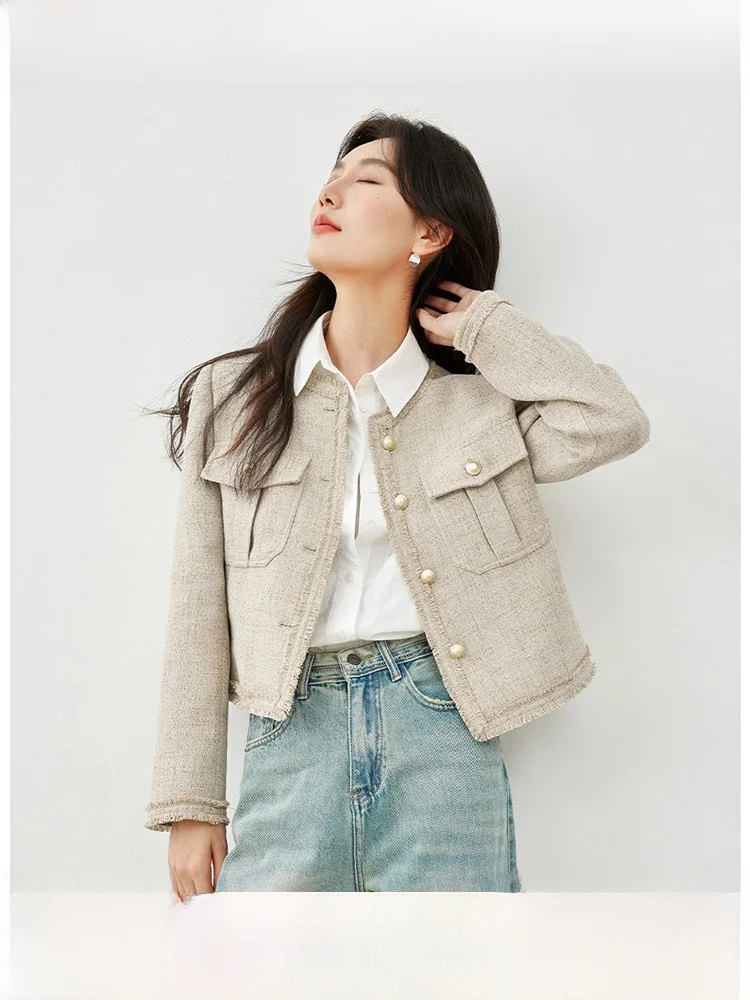 Oatmeal round Neck Short Jacket Women's Fashion Slimming Business Style Spring New Small Size Fragrant Style Coat
Oatmeal round Neck Short Jacket Women's Fashion Slimming Business Style Spring New Small Size Fragrant Style Coat