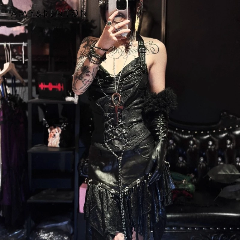 Gothic Punk Dark Sexy Halter Chain Hollow Out Women's Top Original Design Sweet Cool V-neck Versatile Sleeveless Sling Ladies
Gothic Punk Dark Sexy Halter Chain Hollow Out Women's Top Original Design Sweet Cool V-neck Versatile Sleeveless Sling Ladies