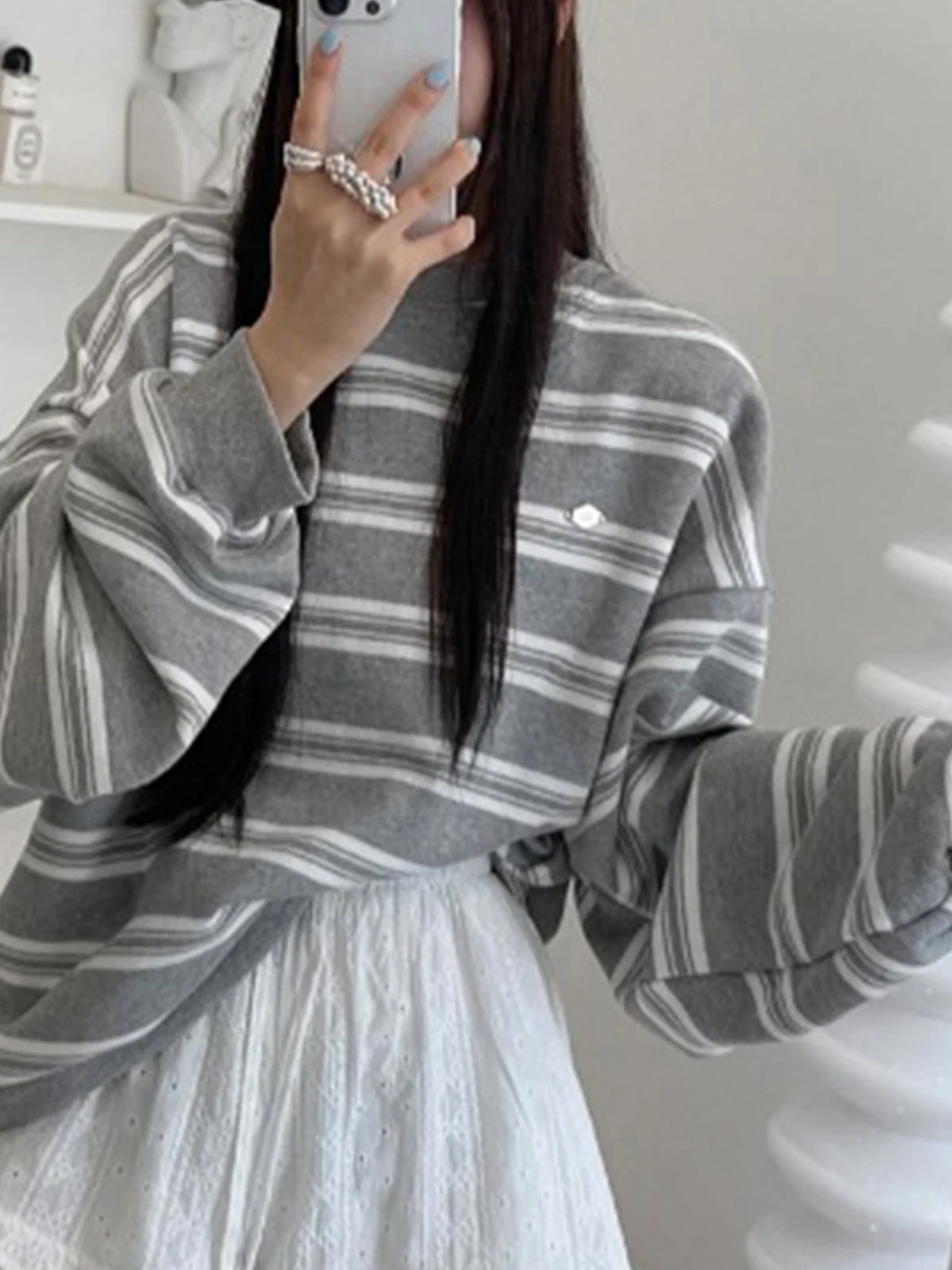 Длинный свитшот в стиле ретро в академическую полоску, женский свободный свитер Lazy Sle, универсальный топ, модный круглый пуловер Ne, осень 2023 г.
Длинный свитшот в стиле ретро в академическую полоску, женский свободный свитер Lazy Sle, универсальный топ, модный круглый пуловер Ne, осень 2023 г.