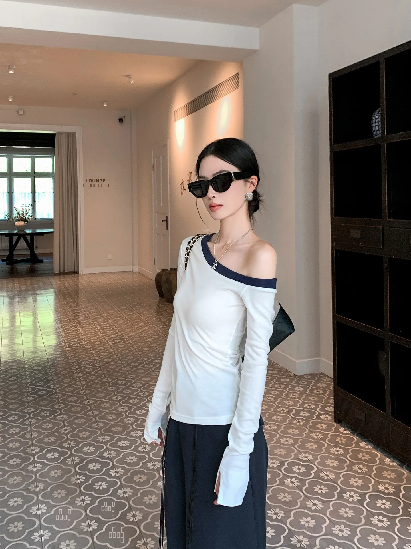 Женская длинная трикотажная футболка Binguo с кружевным воротником, облегающая, осенняя новинка, однотонная, для повседневной носки, модная, китайский бренд
Женская длинная трикотажная футболка Binguo с кружевным воротником, облегающая, осенняя новинка, однотонная, для повседневной носки, модная, китайский бренд