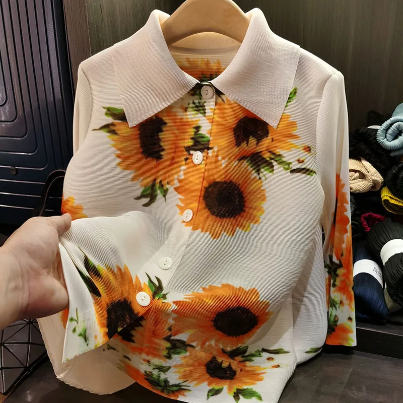 2025 Spring New Miyake Pleated Shirt Sunflower Printed Lapel Jacket Tops Loose Large Size Single Breasted Cardigan Pleated Tops
2025 Spring New Miyake Pleated Shirt Sunflower Printed Lapel Jacket Tops Loose Large Size Single Breasted Cardigan Pleated Tops