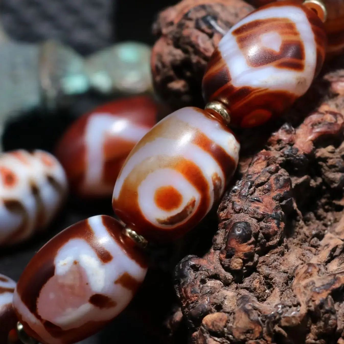 CONGXINZAI1005009037751106 Power Energy Tibetan Old Red Agate Multiple Tokens Daluo Ls Dzi Bead Bracelet Men 2022 Amulet LZK
CONGXINZAI1005009037751106 Power Energy Tibetan Old Red Agate Multiple Tokens Daluo Ls Dzi Bead Bracelet Men 2022 Amulet LZK