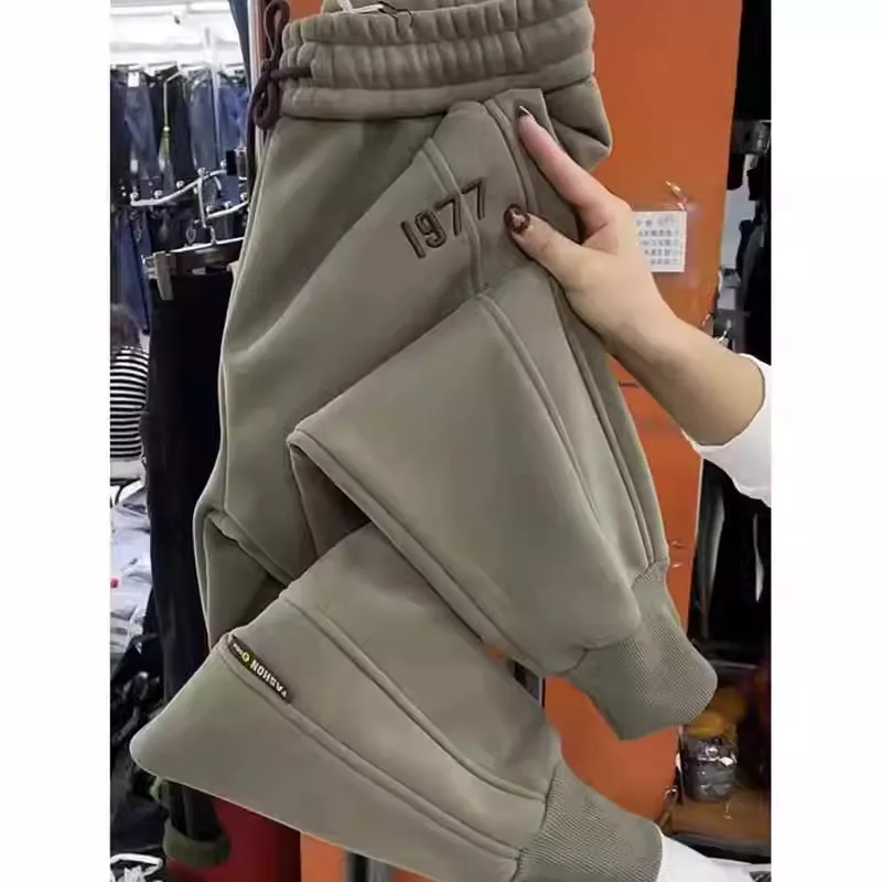 Men's Loose Fit Fce Lined Dstring Embroidered Harajuku Sle Trousers Autumn Winter plus Size Casual Sweatpants
Men's Loose Fit Fce Lined Dstring Embroidered Harajuku Sle Trousers Autumn Winter plus Size Casual Sweatpants