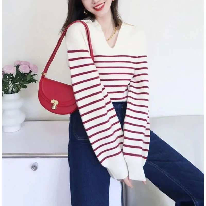 2023 New Autumn and Winter Fashion Stripe Polo Neck Thread Contrast Knitted Long Sleeve Temperament Commuter Loose Sweater
2023 New Autumn and Winter Fashion Stripe Polo Neck Thread Contrast Knitted Long Sleeve Temperament Commuter Loose Sweater