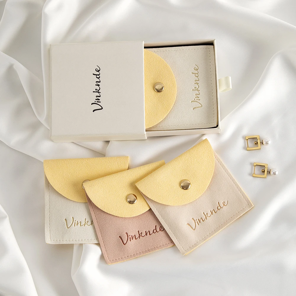 100 шт., сумка для упаковки ювелирных изделий с логотипом, серьги, сумки с застежкой для колец, персонализированный браслет, кулон, бархатный чехол из микрофибры
100 шт., сумка для упаковки ювелирных изделий с логотипом, серьги, сумки с застежкой для колец, персонализированный браслет, кулон, бархатный чехол из микрофибры