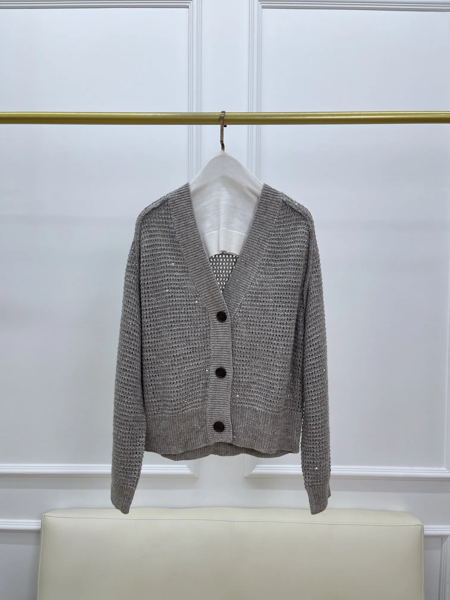 2024 Early Autumn New High Quality Hollow Sequin Long Sleeve Silk And Linen Knitted Cardigan
2024 Early Autumn New High Quality Hollow Sequin Long Sleeve Silk And Linen Knitted Cardigan
