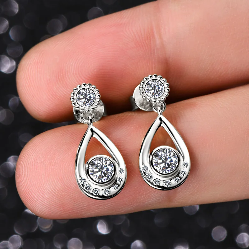 Anziw 4mm&3mm D Moissanite Drop Earrings Studs Real 925 Silver for Women Classic Waterdrop Earrings Wedding Party Jewelry Gifts
Anziw 4mm&3mm D Moissanite Drop Earrings Studs Real 925 Silver for Women Classic Waterdrop Earrings Wedding Party Jewelry Gifts