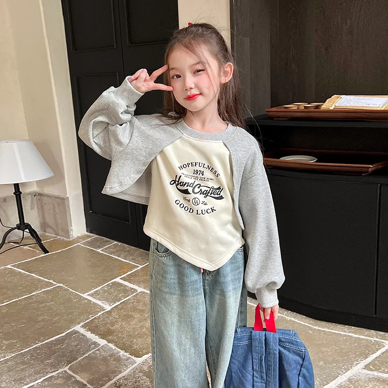 Spring Autumn Girls' Trendy False Two-Piece Tops Letter Long Sleeve Round Neck T-Shirt Slim Thin Pullover Soft Children Clothing
Spring Autumn Girls' Trendy False Two-Piece Tops Letter Long Sleeve Round Neck T-Shirt Slim Thin Pullover Soft Children Clothing