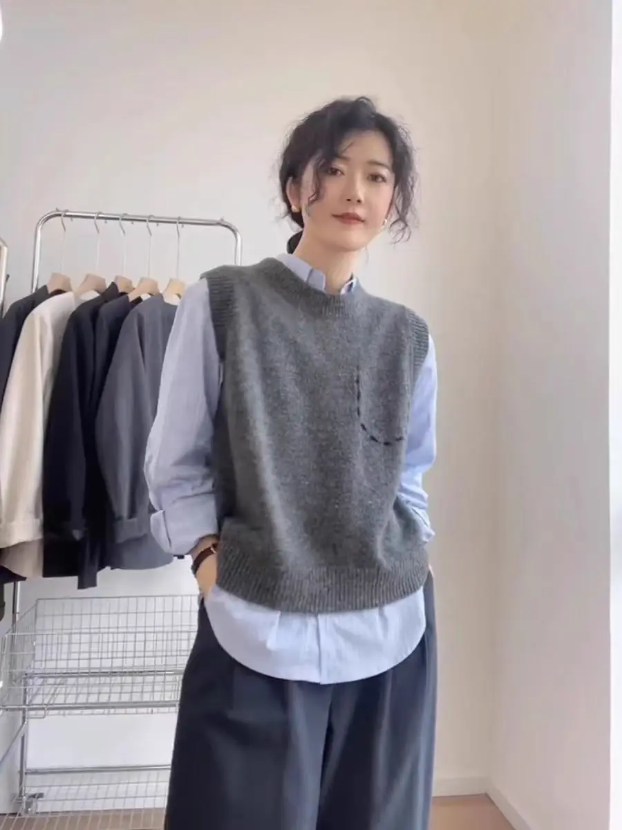 Merino 100% Wool Women's Round Neck Vest Pullover Autumn Winter Casual Fashion Knitted Cashmere Sweater
Merino 100% Wool Women's Round Neck Vest Pullover Autumn Winter Casual Fashion Knitted Cashmere Sweater