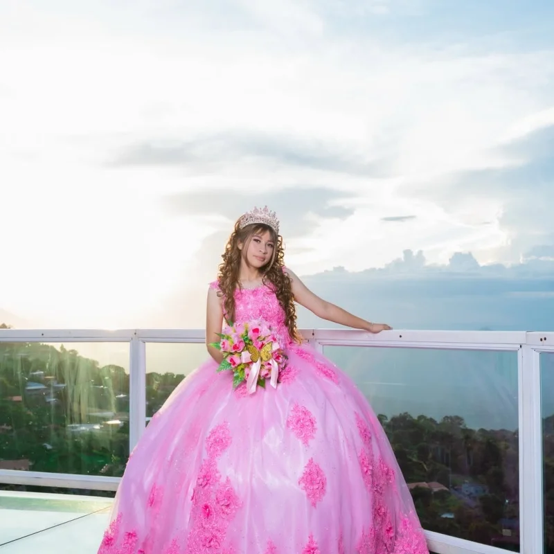 Simple Pink Quinceanera Dress Sequins Crystal 3D Flower Decal Long tail off-shoulder Vestidos De 15 Quinceanera Customize
Simple Pink Quinceanera Dress Sequins Crystal 3D Flower Decal Long tail off-shoulder Vestidos De 15 Quinceanera Customize
