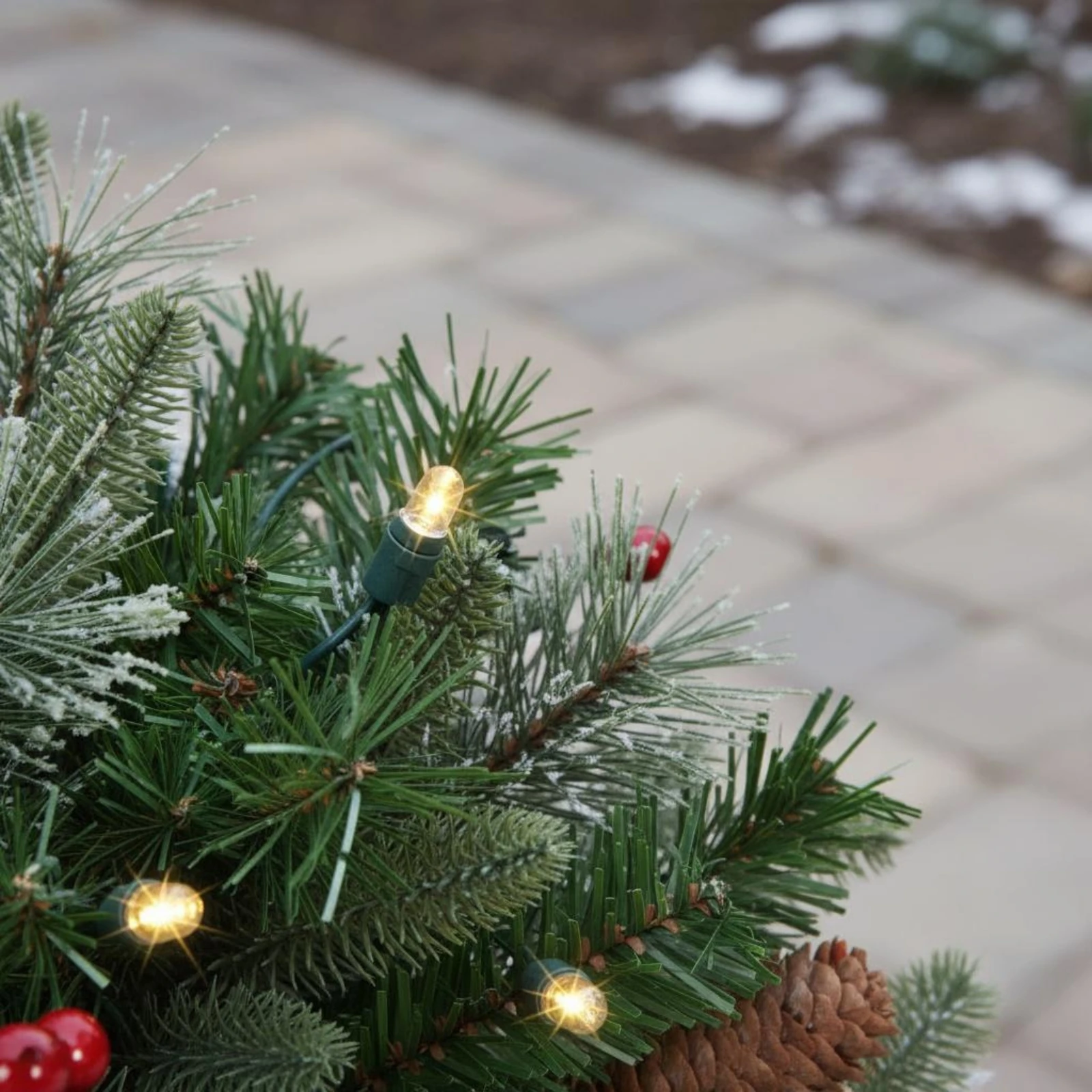 Half Round Christmas Tree Easy to Install Christmas Yard Decoration Holiday Decor LED Lights Weather-Resistant Design for Garden
Half Round Christmas Tree Easy to Install Christmas Yard Decoration Holiday Decor LED Lights Weather-Resistant Design for Garden