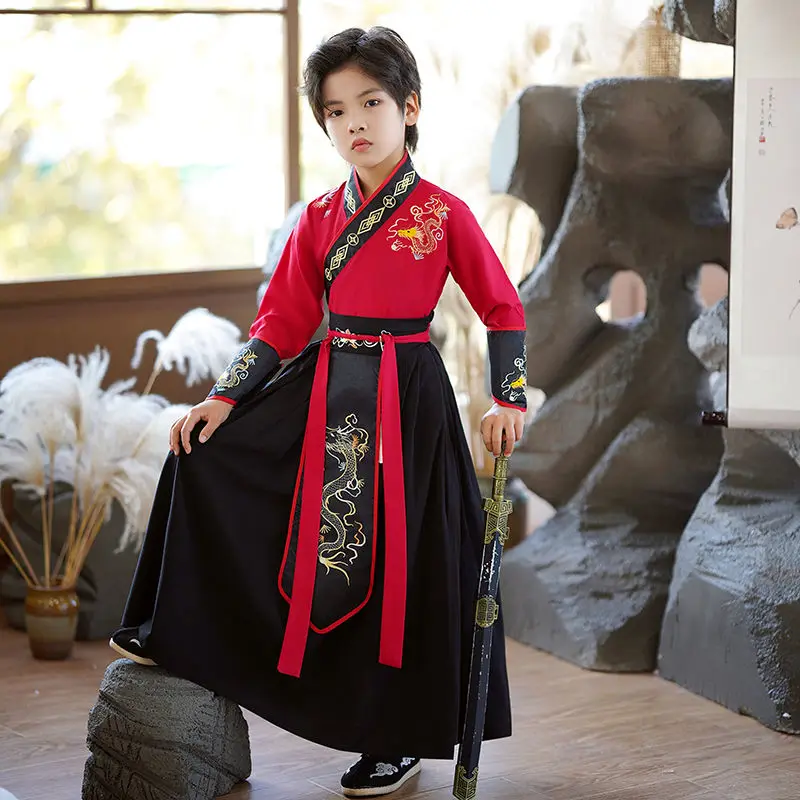 Новинка 202, детский простой комплект Hanfu в древнем китайском стиле Hanfu для мальчиков, креативный комплект Hanfu с вышивкой и длинными рукавами LH618
Новинка 202, детский простой комплект Hanfu в древнем китайском стиле Hanfu для мальчиков, креативный комплект Hanfu с вышивкой и длинными рукавами LH618
